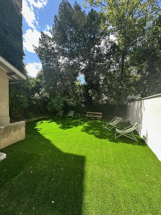 Сasa de vacaciones Maison De Ville Avec Jardin Valence  Francia